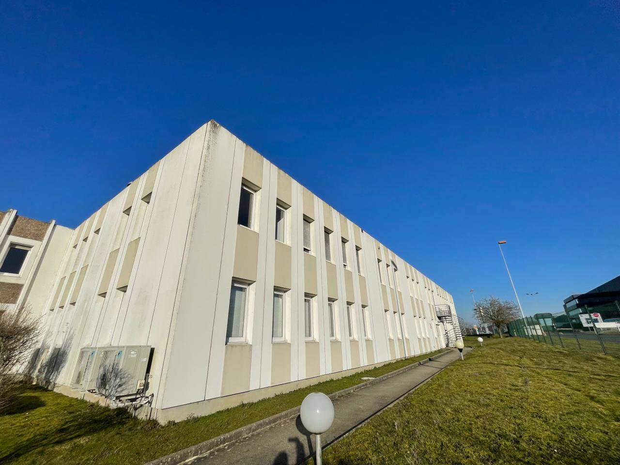Bureau Ormes 768m² Location bureau Ormes Loiret OLBUR2112229 1